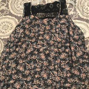 Size 4 Torrid sleeveless top